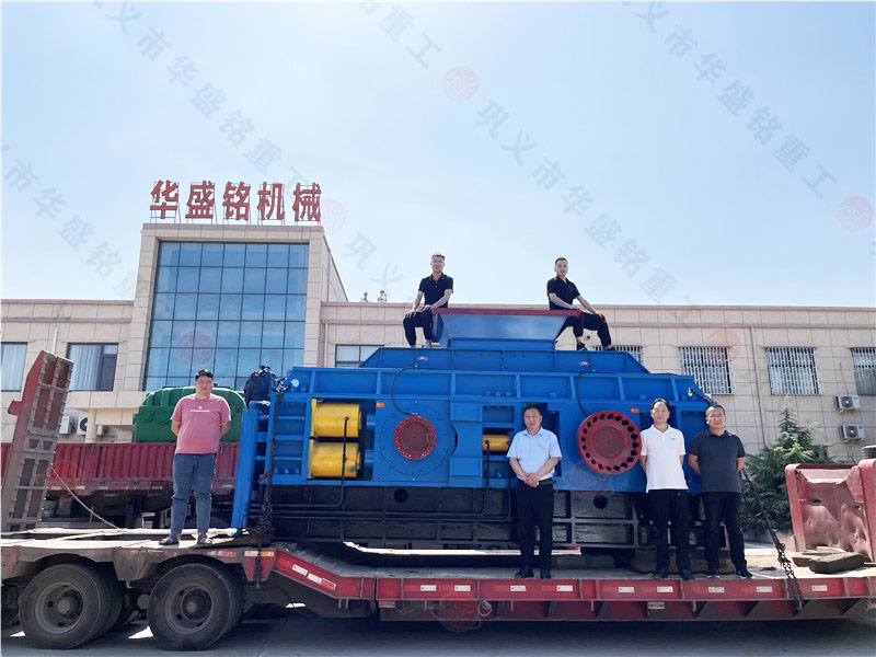 河卵石制砂用什么設(shè)備好 每小時(shí)200噸對(duì)輥制砂機(jī)怎么樣