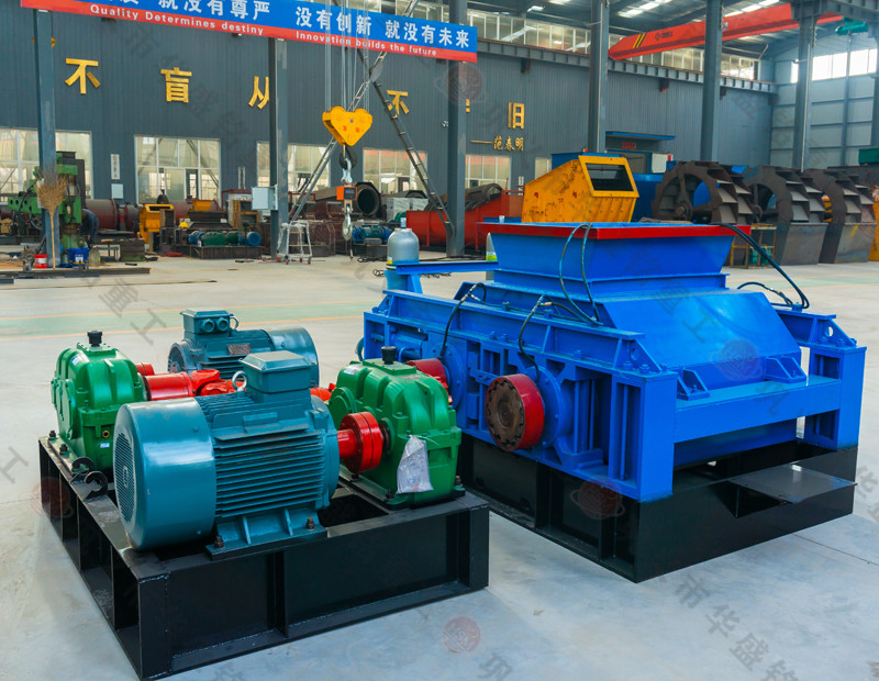 時(shí)產(chǎn)200噸石料生產(chǎn)線，制砂對(duì)輥機(jī)多少錢一臺(tái)？